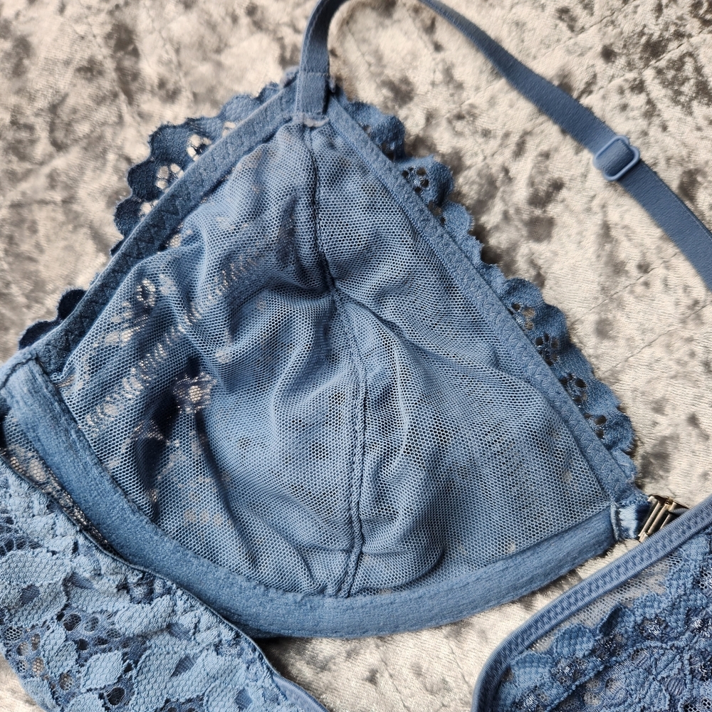 2/$25 Victoria’s Secret unlined racer back bra - Picture 5 of 9
